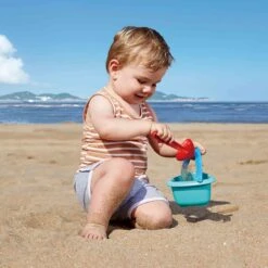 Hape Strandspeelset Baby Emmer En Schepje -Hape || BIGJIGS || Goki Verkoopwinkel image 1066