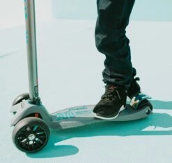 Micro Step Maxi Micro Step Deluxe PRO Grijs Aqua 15 Micro Step Maxi Micro Step Deluxe PRO Grijs Aqua -Hape || BIGJIGS || Goki Verkoopwinkel image 1315