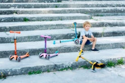 Micro Step Mini Micro Step Deluxe Abrikoos LED -Hape || BIGJIGS || Goki Verkoopwinkel image 1544