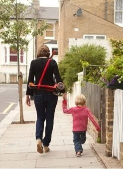 Micro Step Step'n Trek Scoot'n Pull Rood -Hape || BIGJIGS || Goki Verkoopwinkel image 1575