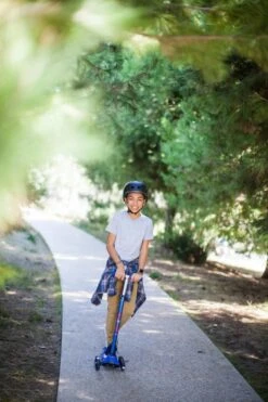 Micro Step Maxi Micro Step Deluxe Marineblauw Led -Hape || BIGJIGS || Goki Verkoopwinkel image 1581