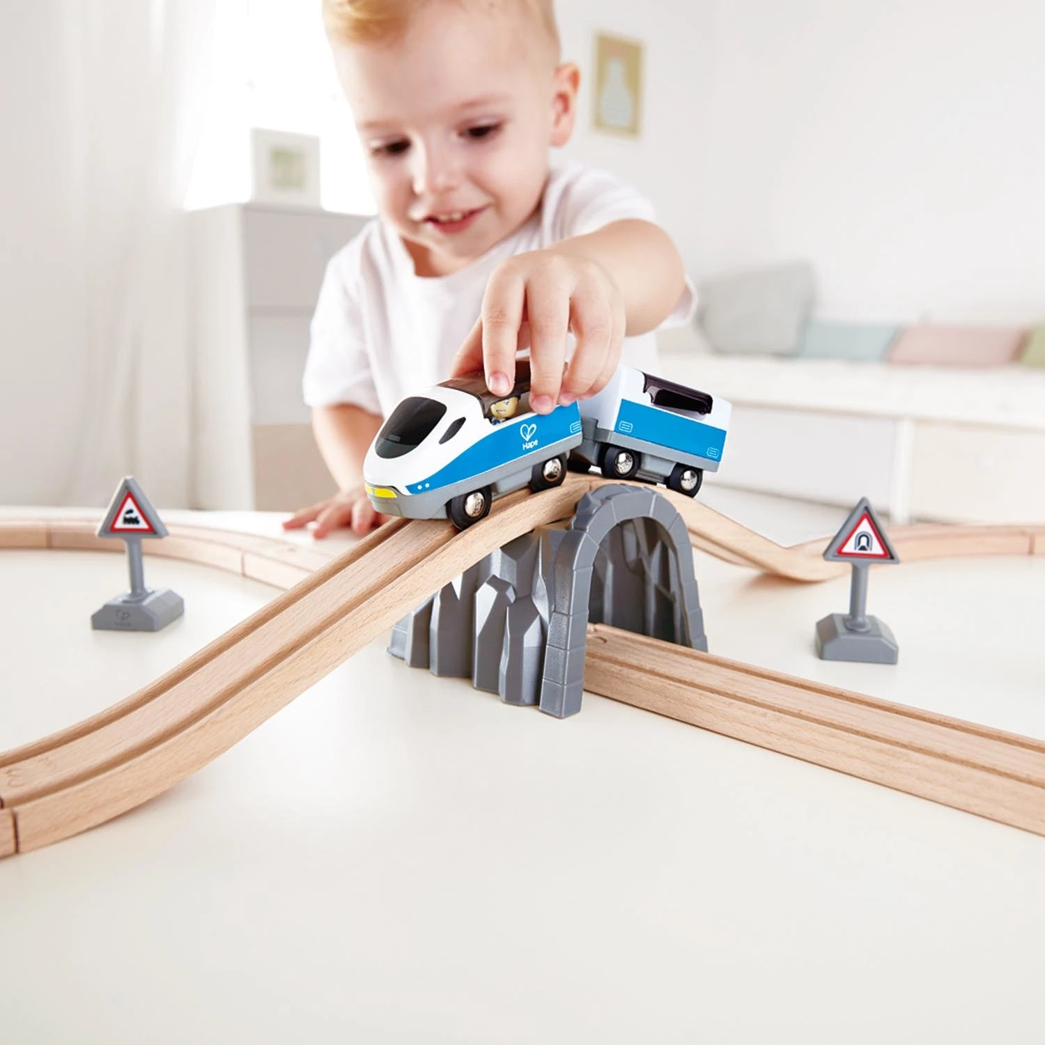 Hape Treinset Safety Set Met Achtvormig Spoor 4 Hape Treinset Safety Set Met Achtvormig Spoor - Afbeelding 4