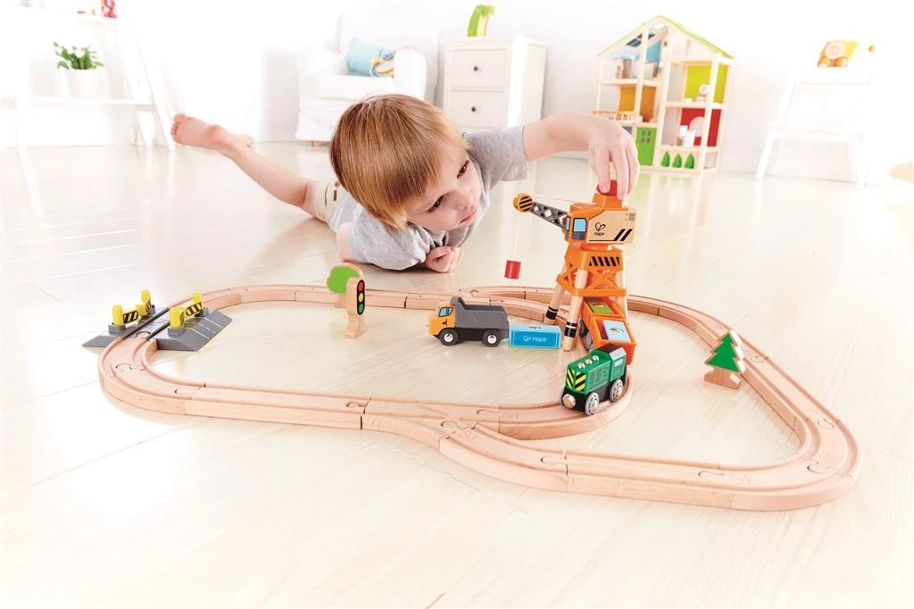 Hape Spoorbaan Uitbreiding Grote Kraan Met Vrachtwagen 3 Hape Spoorbaan Uitbreiding Grote Kraan Met Vrachtwagen - Afbeelding 3